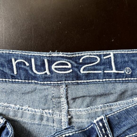 Rue21 Rhinestone Low Rise Jean Shorts Medium Wash Denim Size 7 / 8 Trashy Y2k - Picture 3 of 4